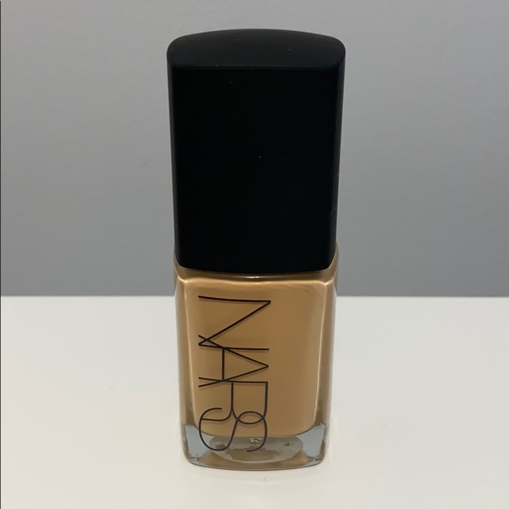 *NEW NARS SHEER GLOW FOUNDATION - BARCELONA